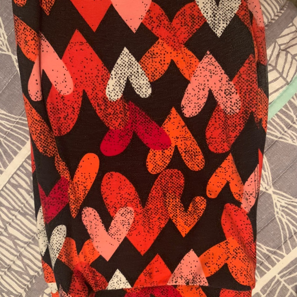 Lularoe one size valentine’s day themed leggings